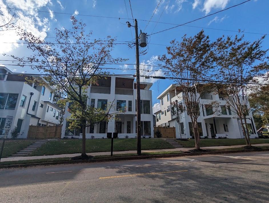 Best Atlanta Neighborhood 2023, 1st round (6) Edgewood vs. (11) Adair